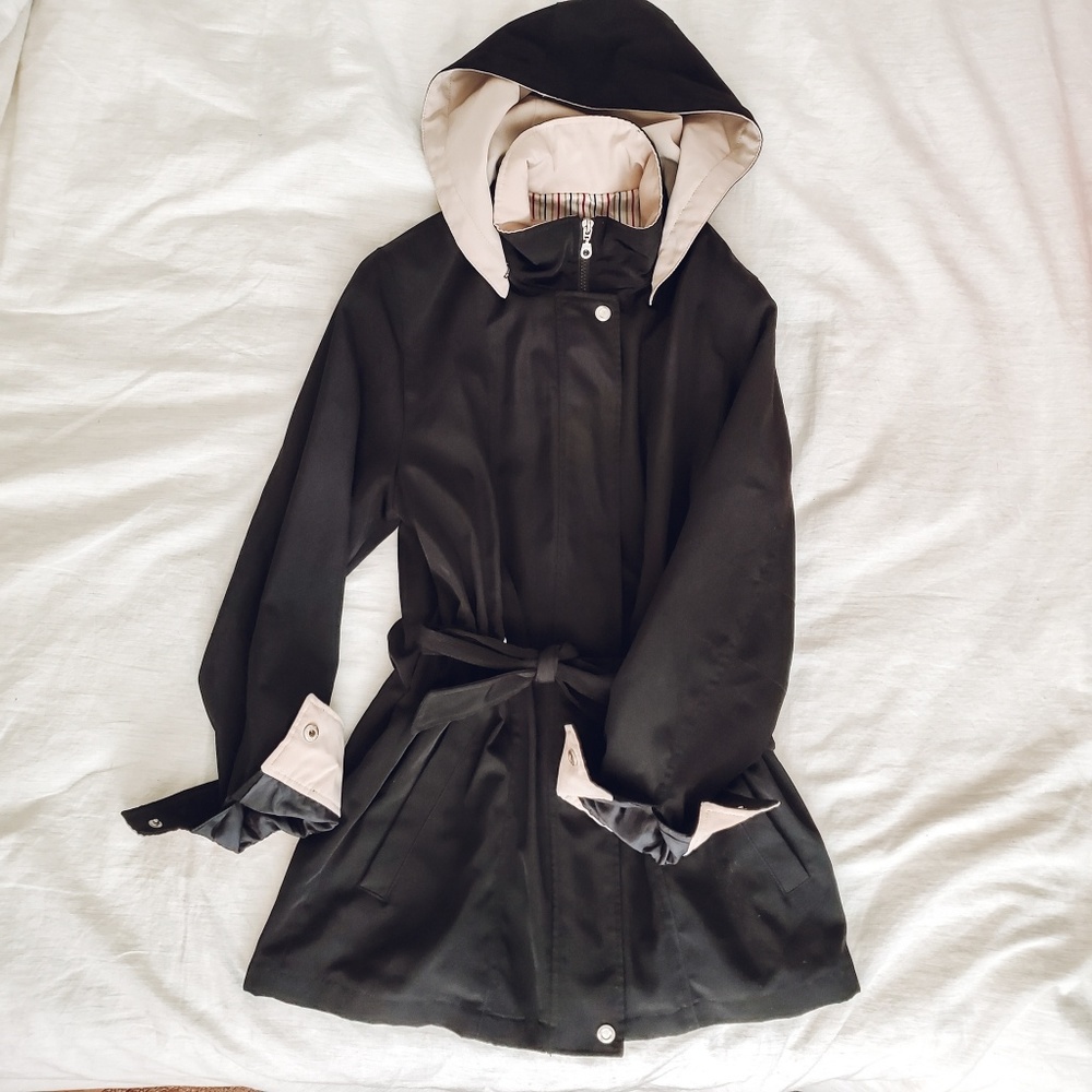Liz Claiborne | Classic trench